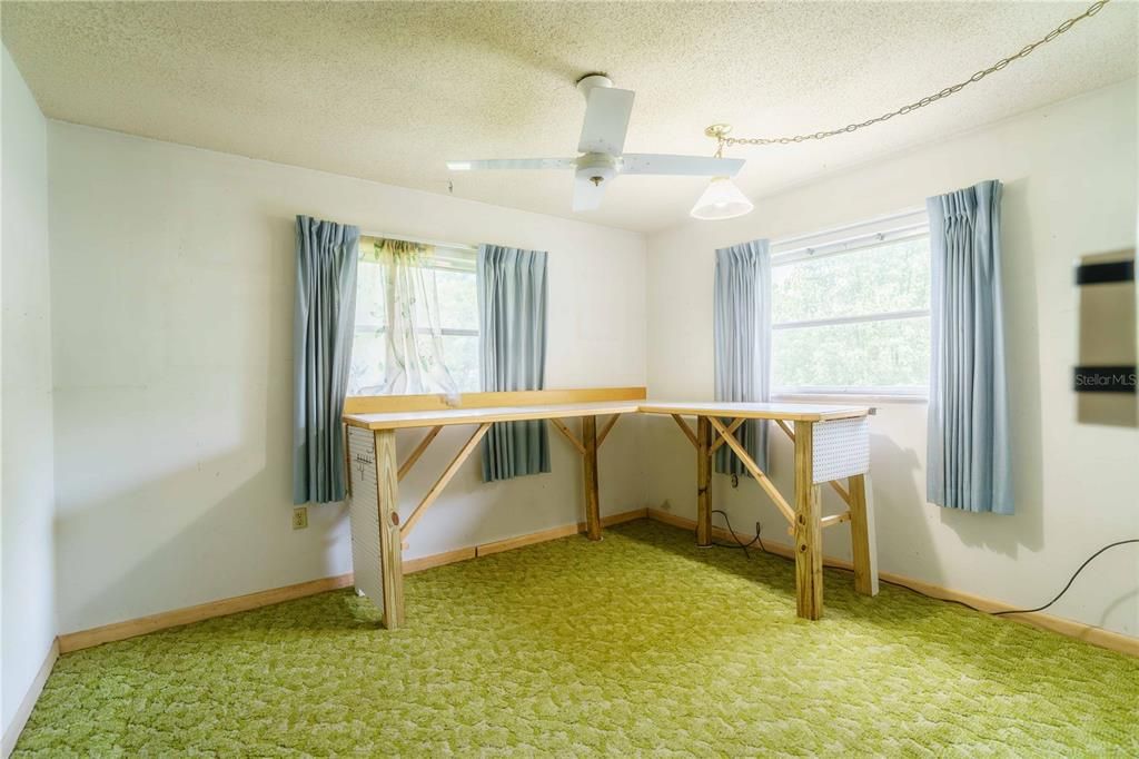 For Sale: $199,900 (3 beds, 2 baths, 1414 Square Feet)