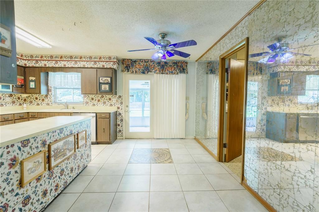 For Sale: $199,900 (3 beds, 2 baths, 1414 Square Feet)