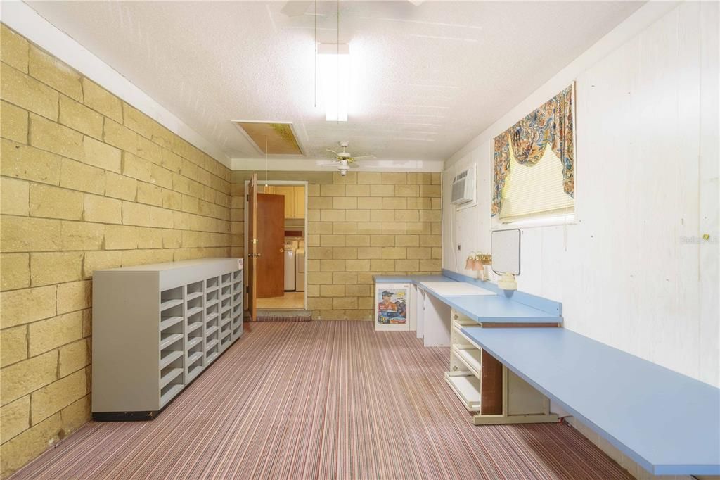For Sale: $199,900 (3 beds, 2 baths, 1414 Square Feet)