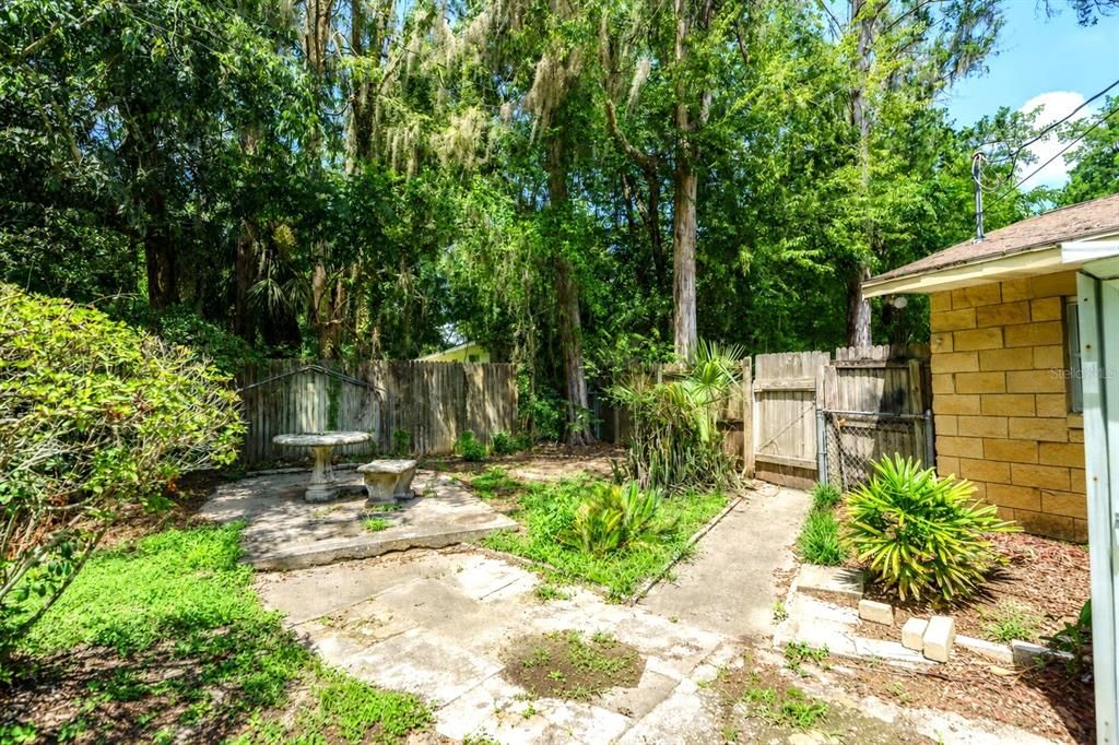 For Sale: $199,900 (3 beds, 2 baths, 1414 Square Feet)