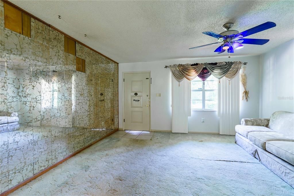 For Sale: $199,900 (3 beds, 2 baths, 1414 Square Feet)