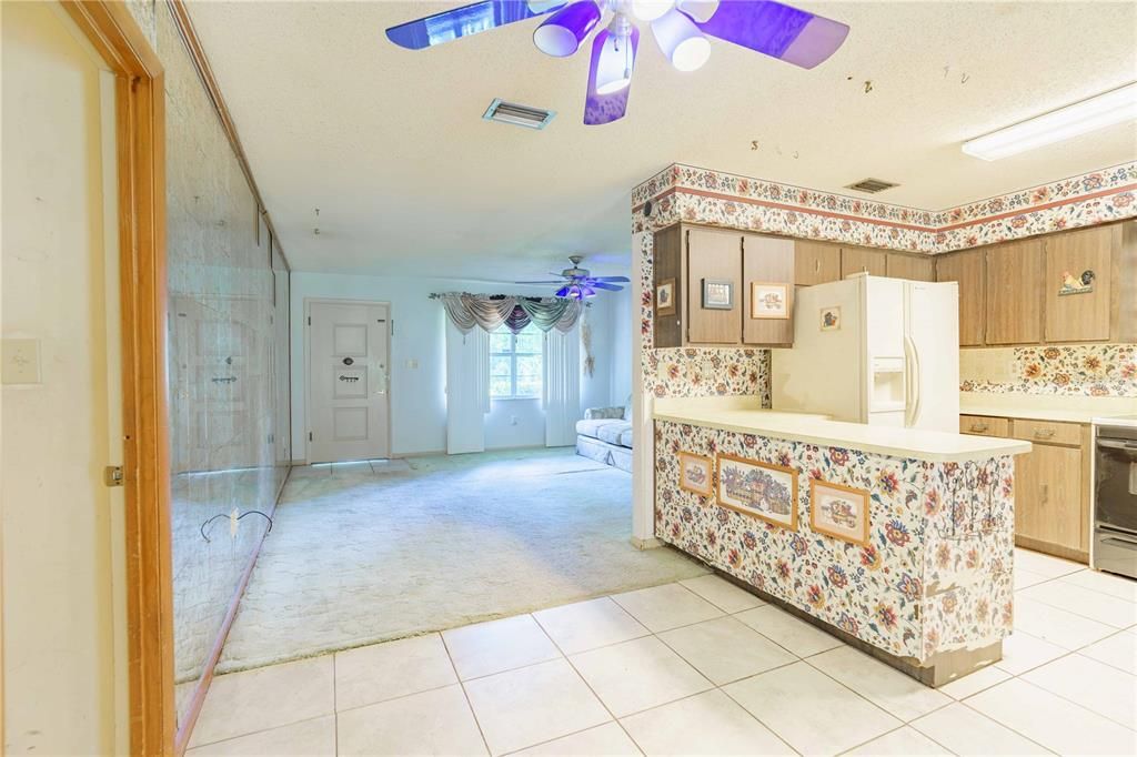 For Sale: $199,900 (3 beds, 2 baths, 1414 Square Feet)