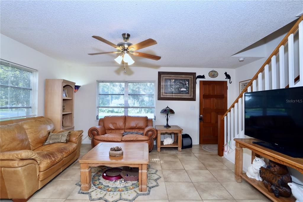 Activo con contrato: $388,500 (4 camas, 2 baños, 1864 Pies cuadrados)