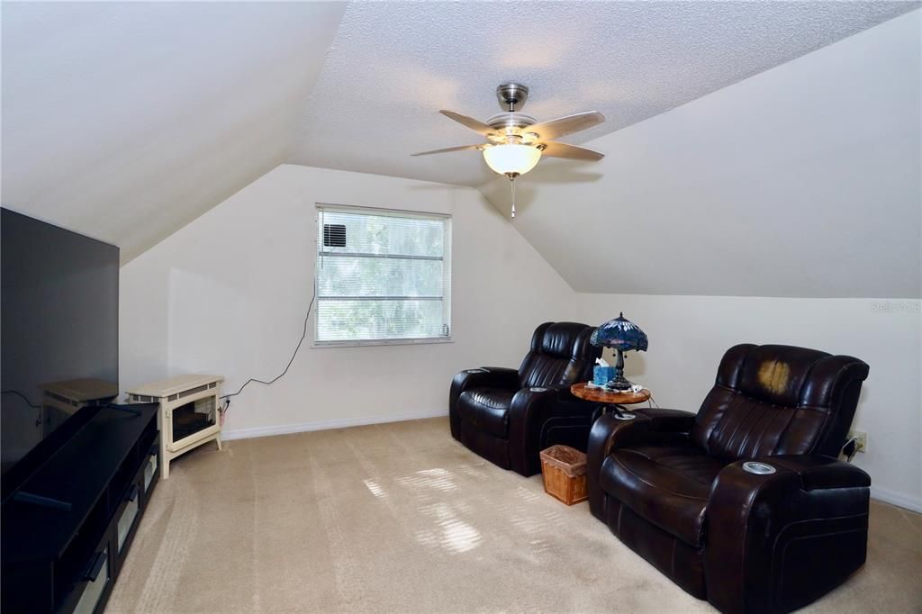 Activo con contrato: $388,500 (4 camas, 2 baños, 1864 Pies cuadrados)