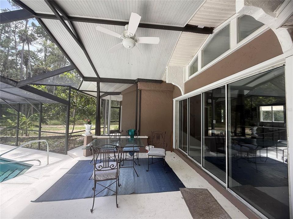 For Sale: $360,000 (2 beds, 2 baths, 1641 Square Feet)