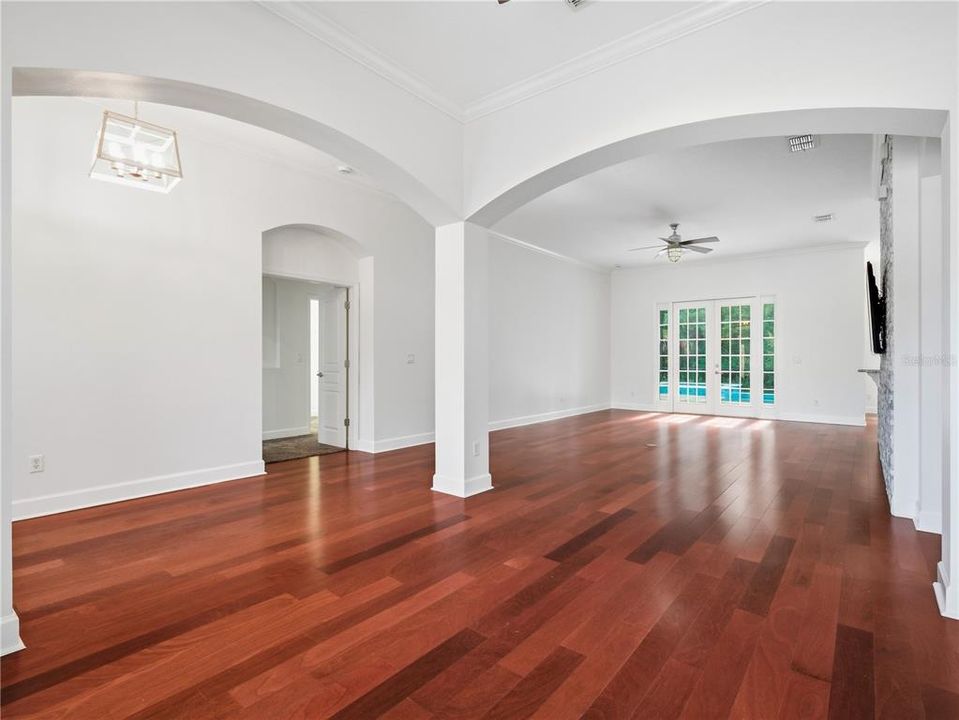 For Sale: $675,000 (5 beds, 4 baths, 3002 Square Feet)