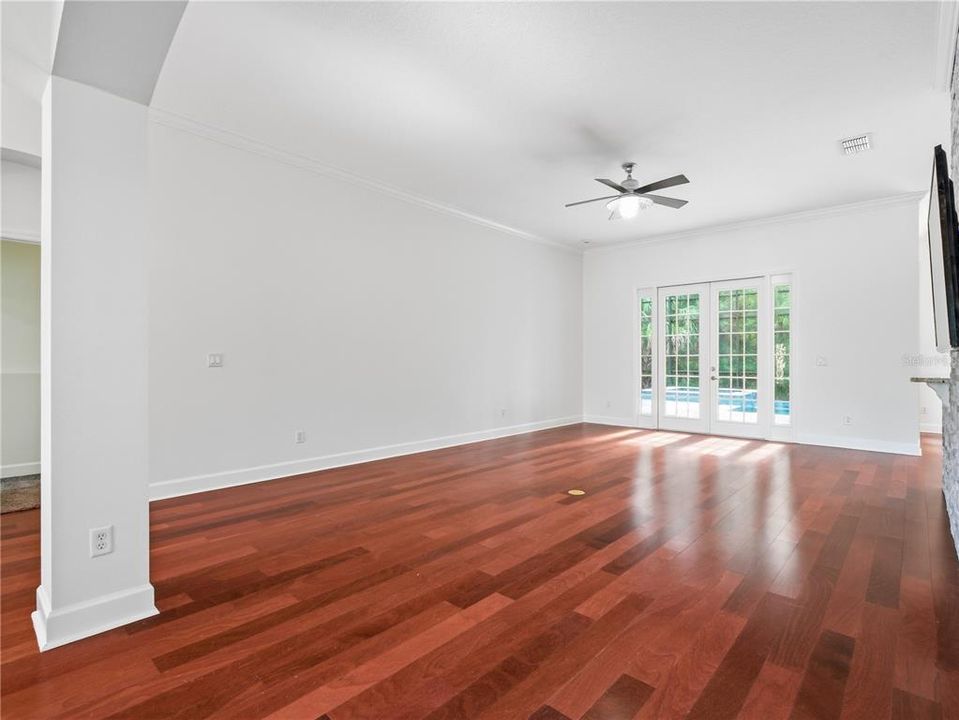 For Sale: $675,000 (5 beds, 4 baths, 3002 Square Feet)