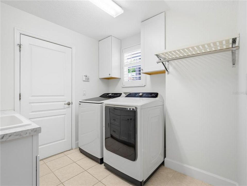 For Sale: $675,000 (5 beds, 4 baths, 3002 Square Feet)