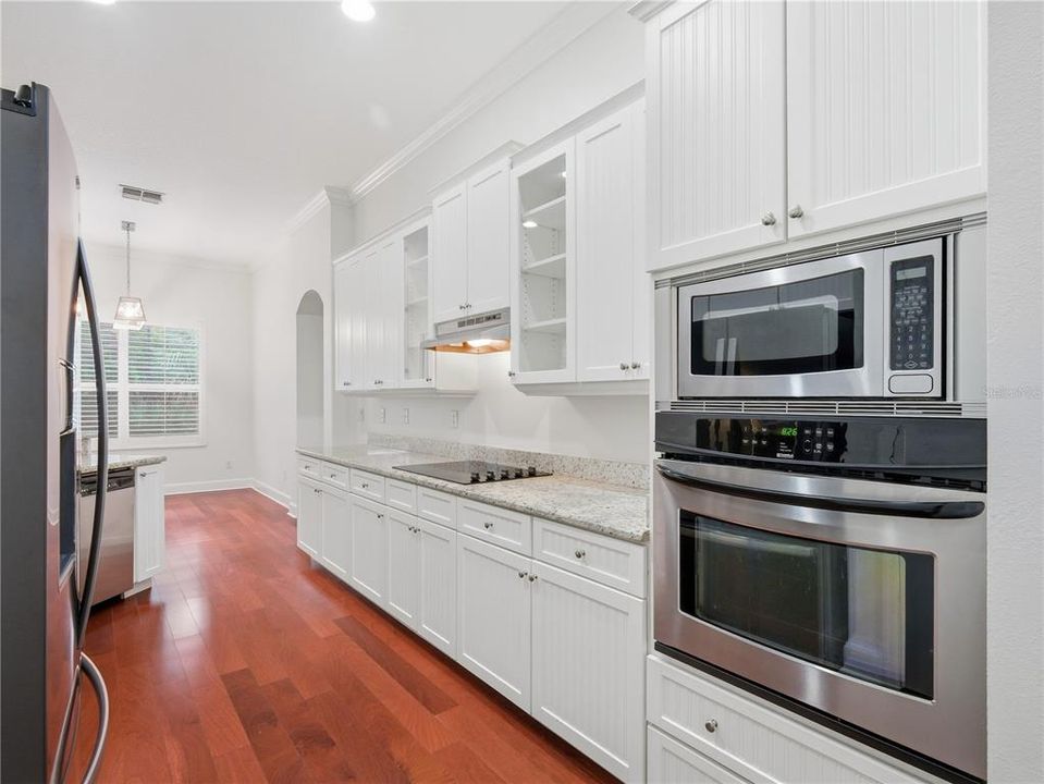For Sale: $675,000 (5 beds, 4 baths, 3002 Square Feet)