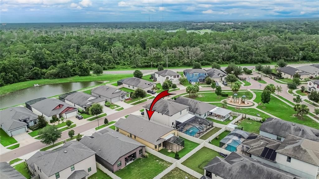 На продажу: $399,900 (4 спален, 2 ванн, 1903 Квадратных фут)