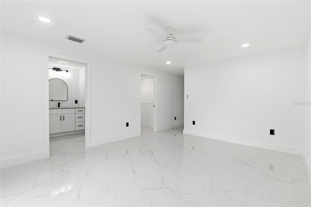 Active With Contract: $514,900 (4 beds, 2 baths, 1843 Square Feet)