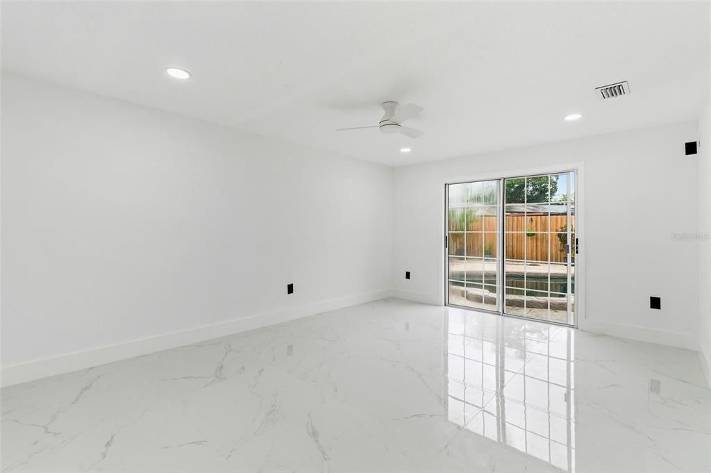 Active With Contract: $514,900 (4 beds, 2 baths, 1843 Square Feet)