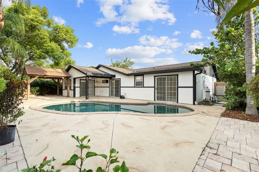 Active With Contract: $514,900 (4 beds, 2 baths, 1843 Square Feet)