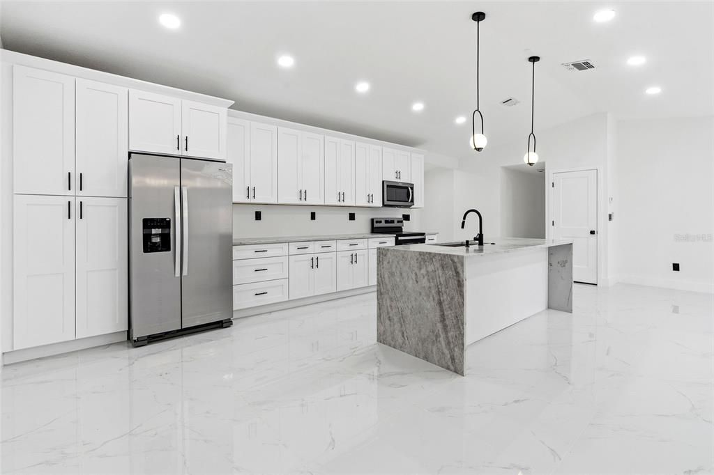 Active With Contract: $514,900 (4 beds, 2 baths, 1843 Square Feet)