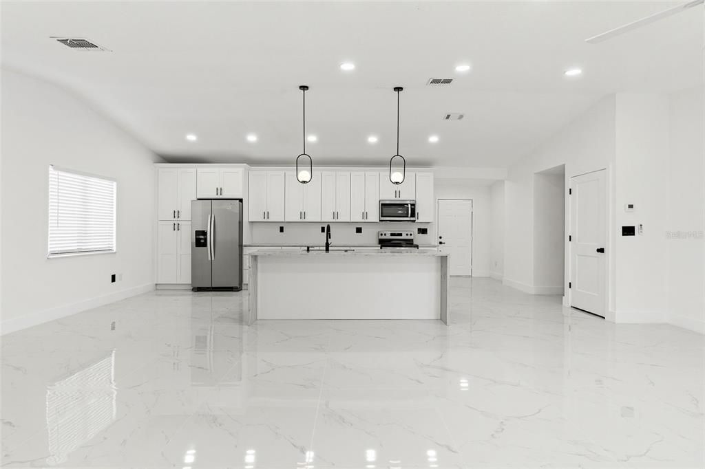 Active With Contract: $514,900 (4 beds, 2 baths, 1843 Square Feet)