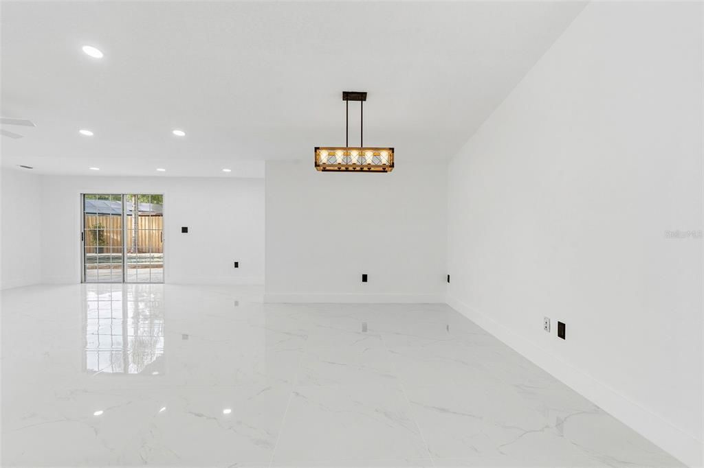 Active With Contract: $514,900 (4 beds, 2 baths, 1843 Square Feet)