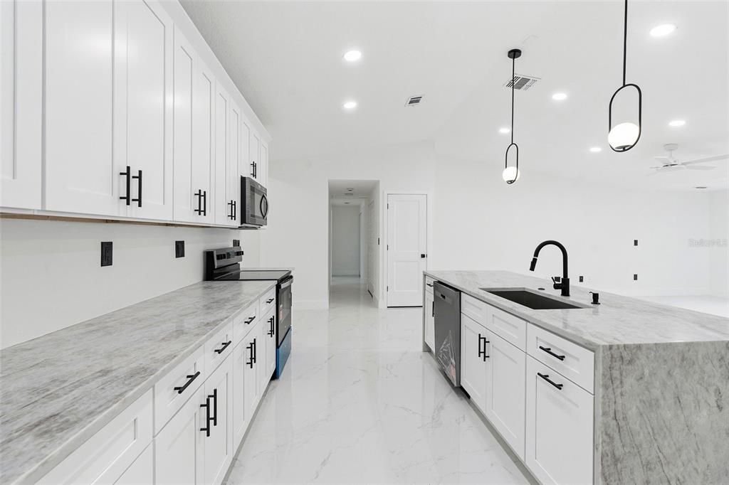 Active With Contract: $514,900 (4 beds, 2 baths, 1843 Square Feet)