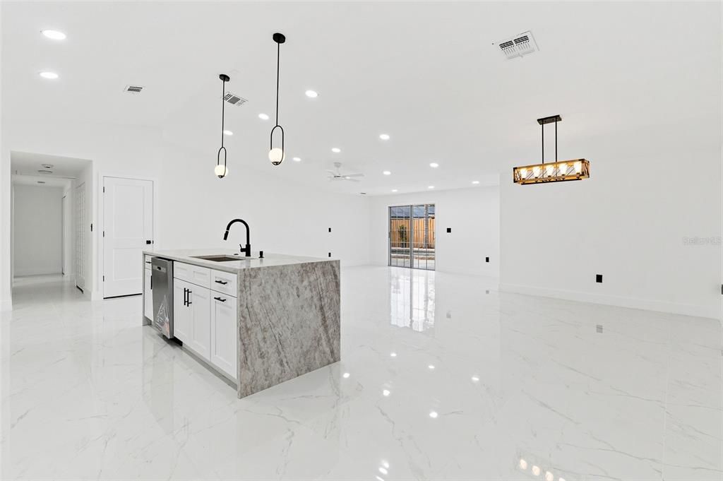 Active With Contract: $514,900 (4 beds, 2 baths, 1843 Square Feet)