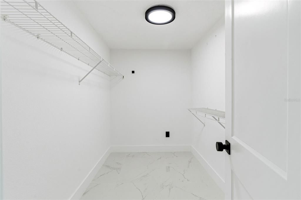 Active With Contract: $514,900 (4 beds, 2 baths, 1843 Square Feet)