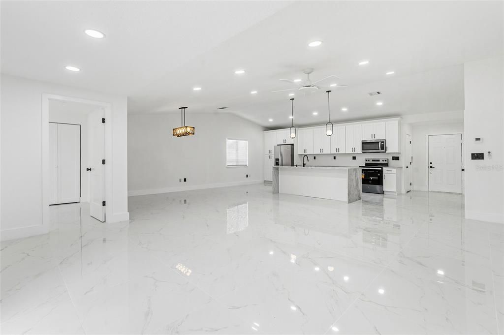 Active With Contract: $514,900 (4 beds, 2 baths, 1843 Square Feet)