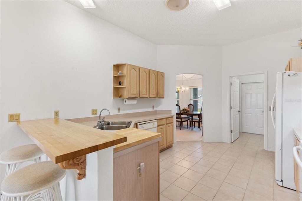 En Venta: $299,900 (2 camas, 2 baños, 1370 Pies cuadrados)