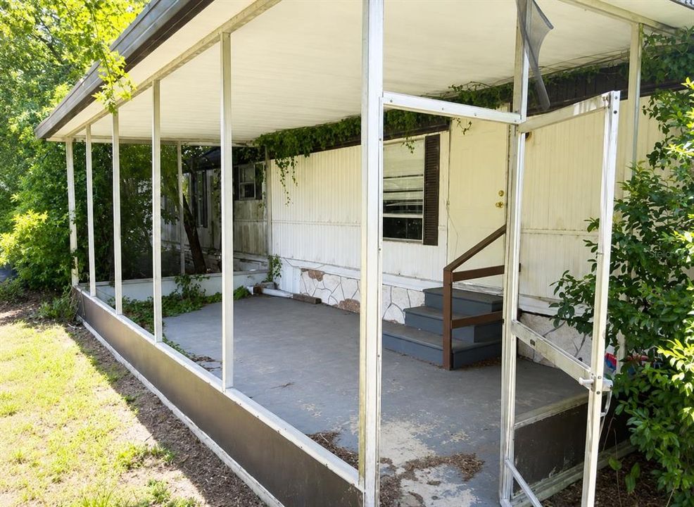 For Sale: $69,000 (2 beds, 2 baths, 792 Square Feet)