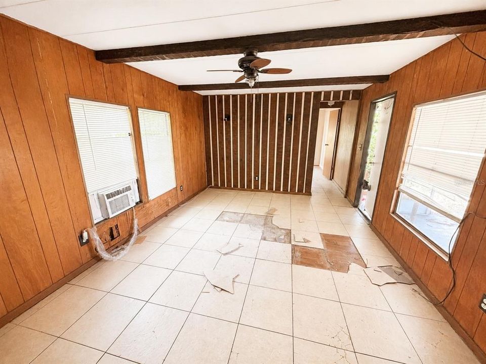 For Sale: $69,000 (2 beds, 2 baths, 792 Square Feet)
