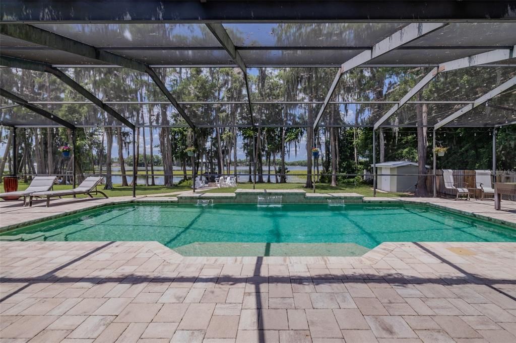 En Venta: $1,375,000 (5 camas, 3 baños, 2903 Pies cuadrados)