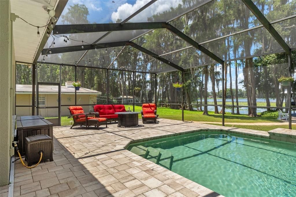 En Venta: $1,375,000 (5 camas, 3 baños, 2903 Pies cuadrados)