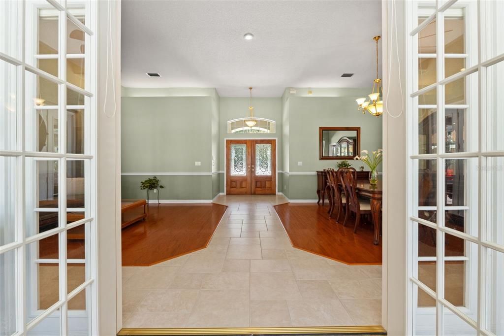 En Venta: $1,375,000 (5 camas, 3 baños, 2903 Pies cuadrados)