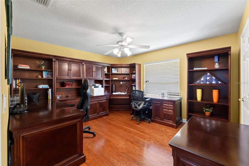 En Venta: $1,375,000 (5 camas, 3 baños, 2903 Pies cuadrados)