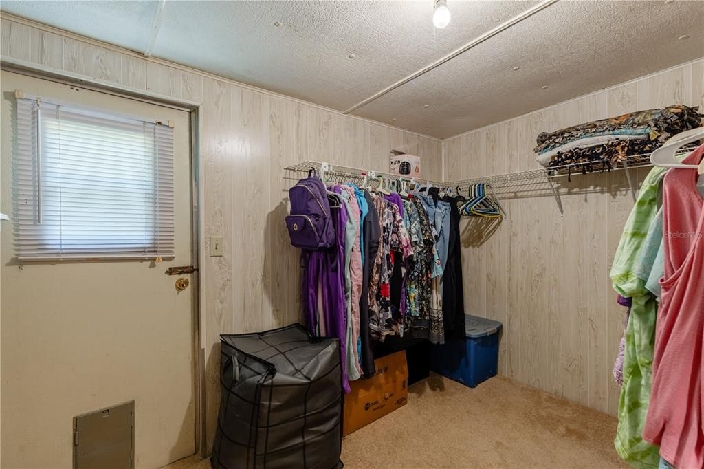 Active With Contract: $209,000 (2 beds, 2 baths, 1080 Square Feet)