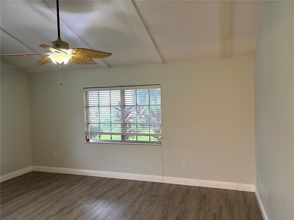 En Venta: $270,000 (2 camas, 2 baños, 1670 Pies cuadrados)