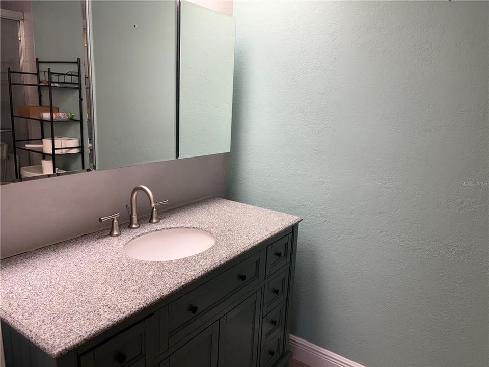 En Venta: $270,000 (2 camas, 2 baños, 1670 Pies cuadrados)