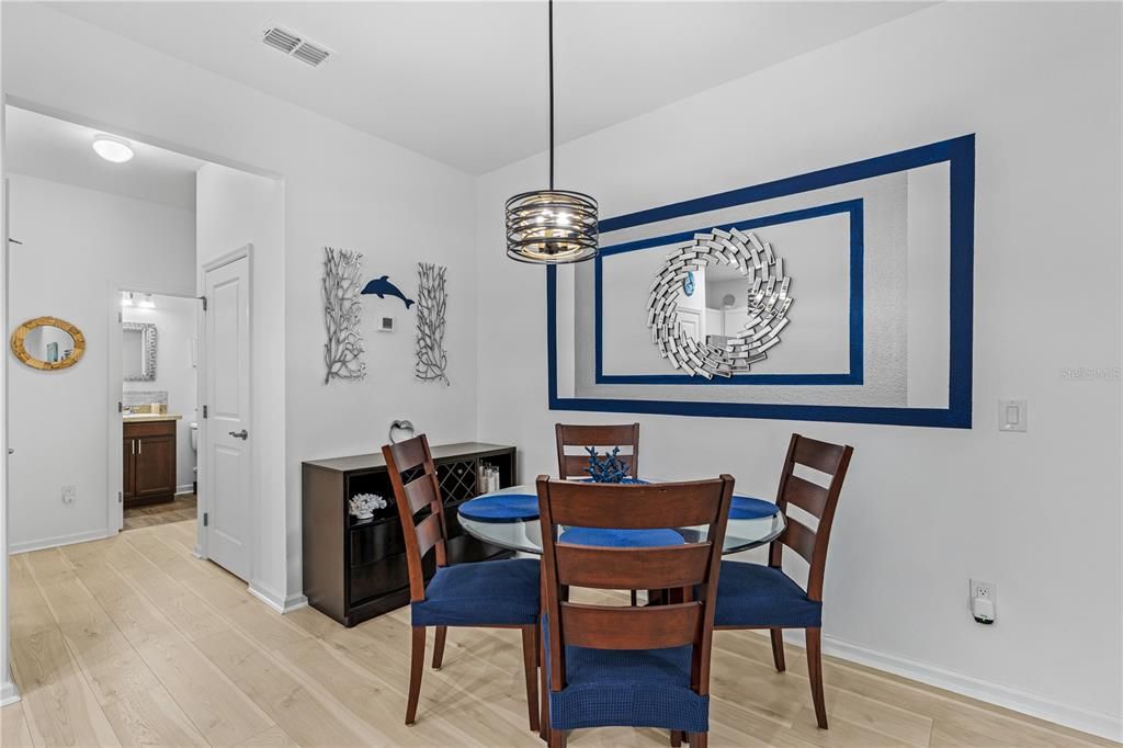 For Sale: $354,900 (2 beds, 2 baths, 1160 Square Feet)