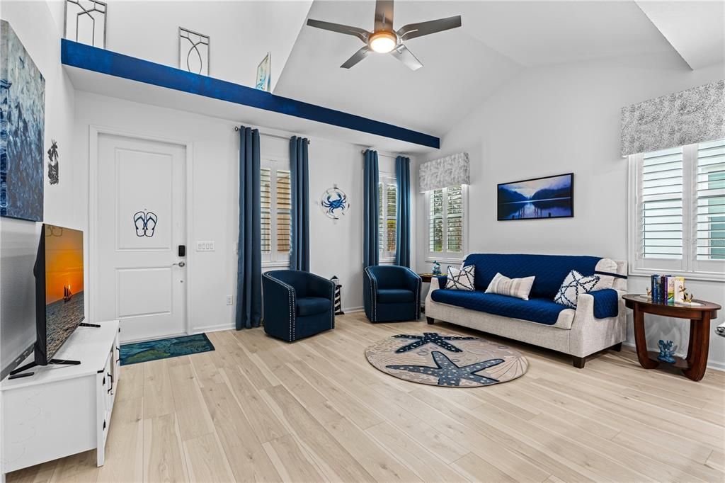 For Sale: $354,900 (2 beds, 2 baths, 1160 Square Feet)