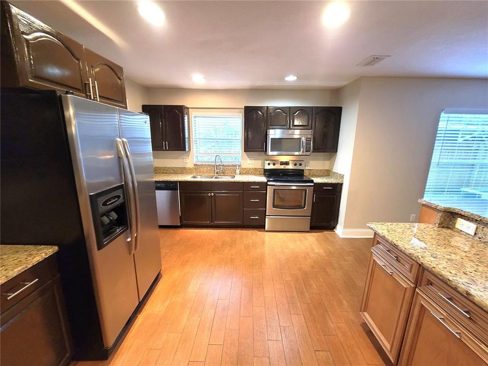 For Rent: $2,500 (3 beds, 2 baths, 1812 Square Feet)