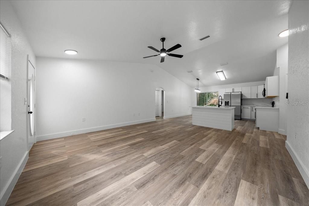 For Sale: $234,999 (3 beds, 2 baths, 1204 Square Feet)