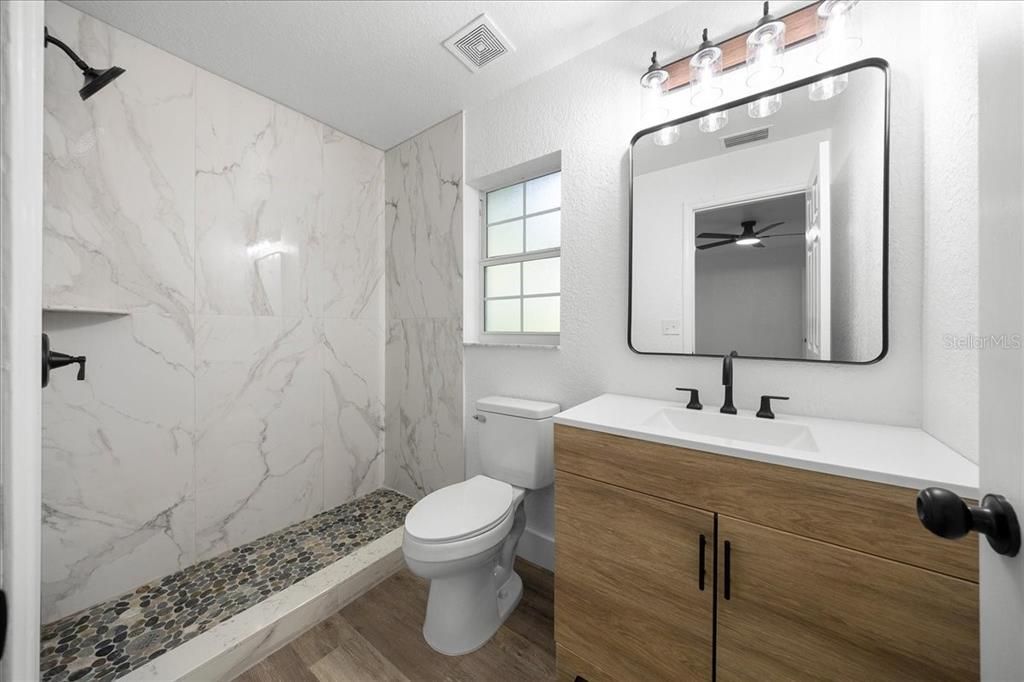 For Sale: $234,999 (3 beds, 2 baths, 1204 Square Feet)