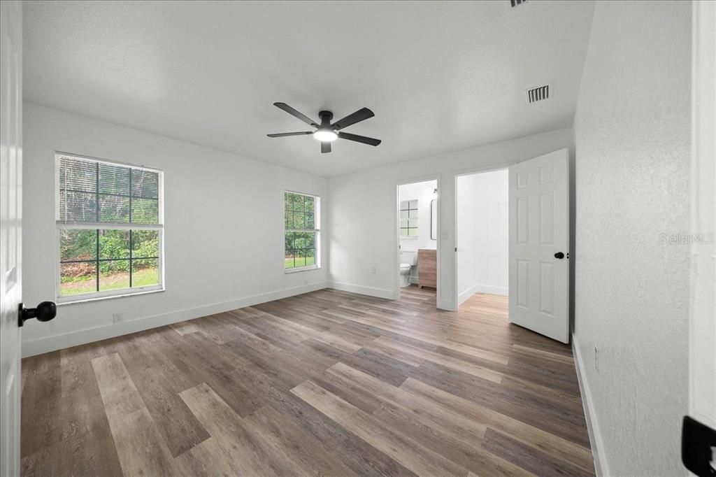 For Sale: $234,999 (3 beds, 2 baths, 1204 Square Feet)