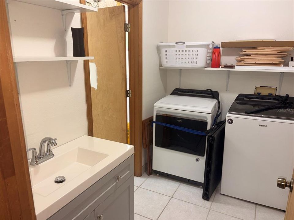 For Sale: $399,000 (3 beds, 1 baths, 1133 Square Feet)