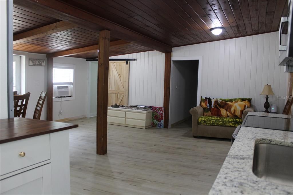 For Sale: $399,000 (3 beds, 1 baths, 1133 Square Feet)