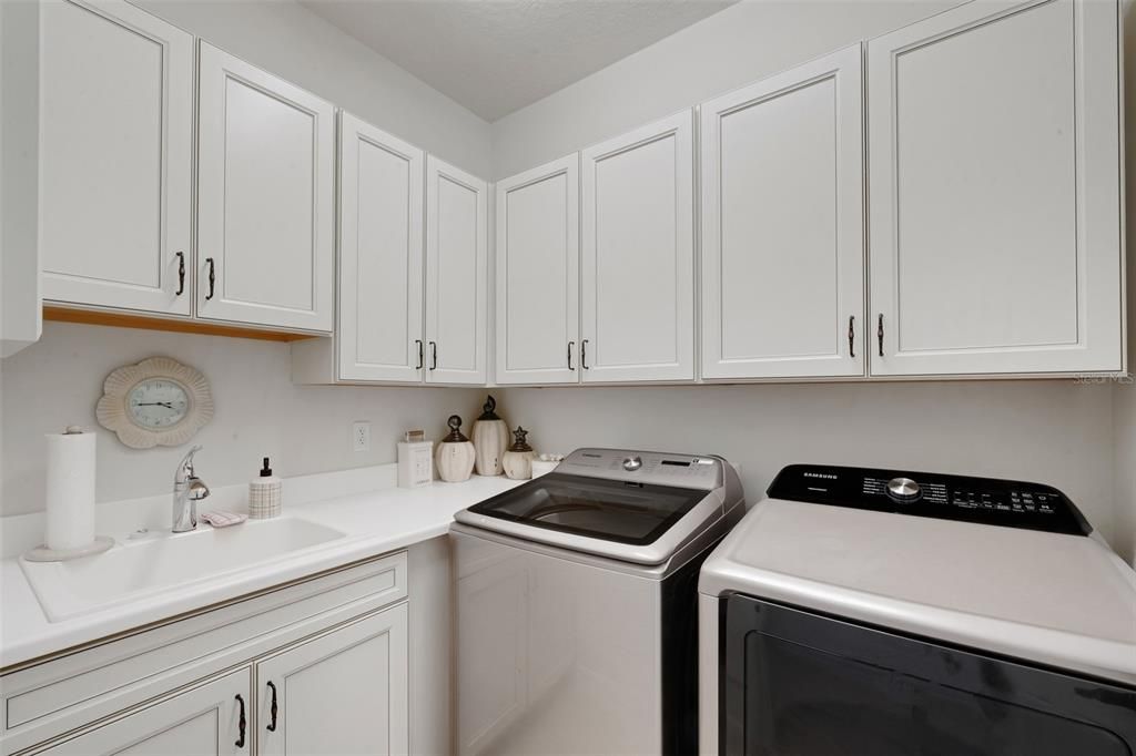 For Sale: $449,000 (3 beds, 2 baths, 2320 Square Feet)