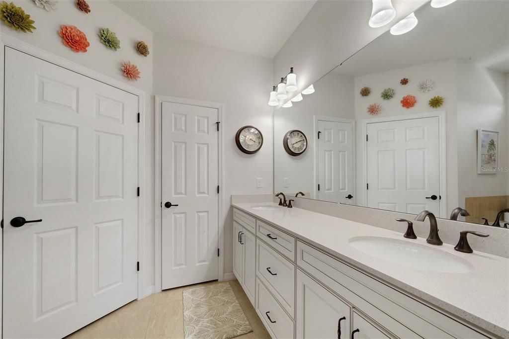 For Sale: $449,000 (3 beds, 2 baths, 2320 Square Feet)