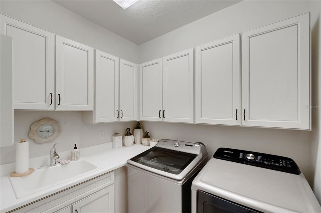 For Sale: $449,000 (3 beds, 2 baths, 2320 Square Feet)