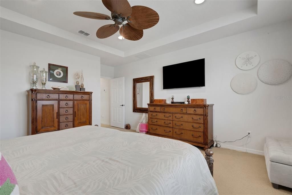 For Sale: $449,000 (3 beds, 2 baths, 2320 Square Feet)