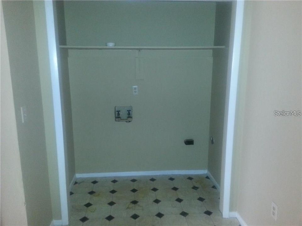 For Rent: $1,449 (2 beds, 1 baths, 986 Square Feet)