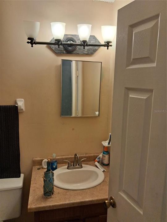 For Sale: $120,000 (2 beds, 1 baths, 788 Square Feet)