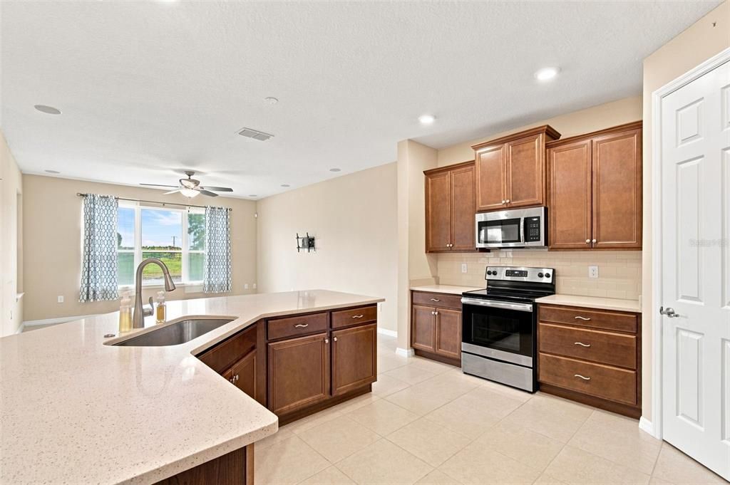 For Sale: $474,000 (4 beds, 3 baths, 2200 Square Feet)