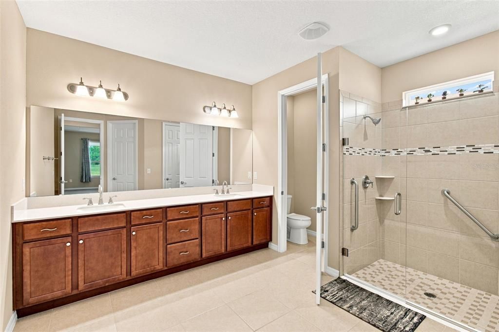 For Sale: $474,000 (4 beds, 3 baths, 2200 Square Feet)